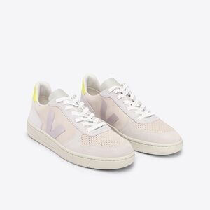 Veja Women's Sneakers - Cream and Lavender